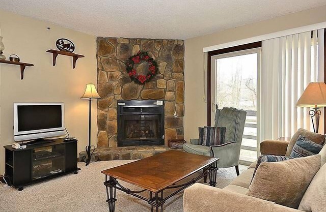 Schöne 2 Schlafzimmer, 2 Bäder Erdgeschosswohnung ist nur wenige Schritte vom Skilift und Lodge im Timberline Resort.