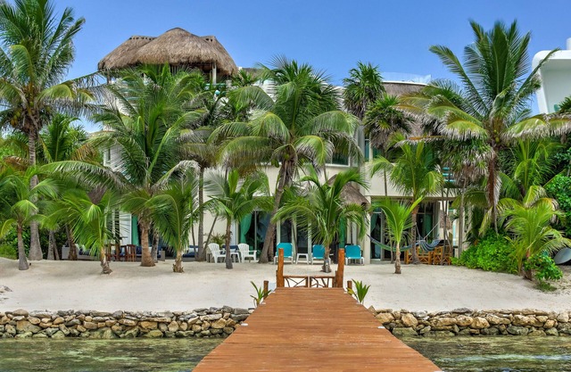 Gorgeous Oceanfront Villa with Private Pool & Dock