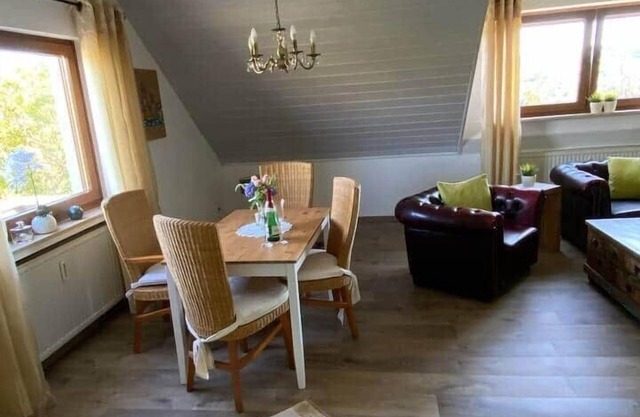 Große Wohnung/Balkon/Gartn/Blick