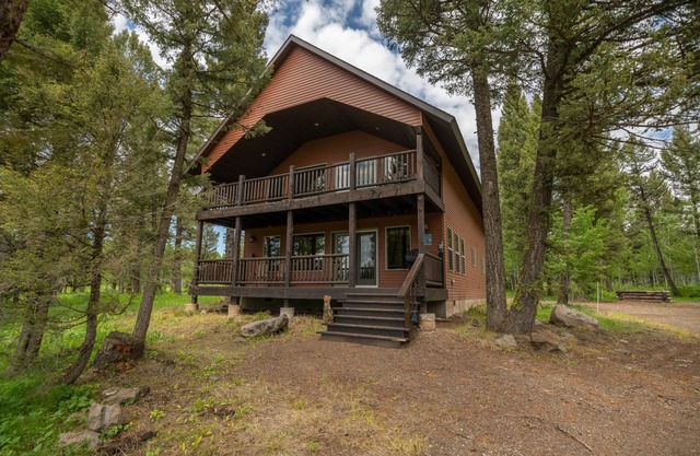 Toasted Marshmallow Lodge COZY CABIN Sleeps 12