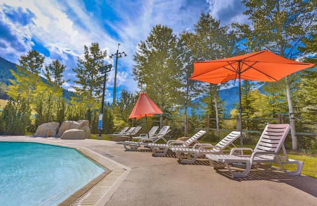 Toby Creek Lodge by StayIn