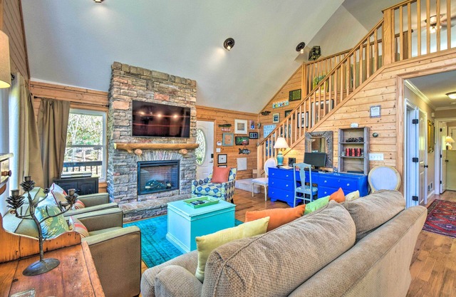 Toccoa Home on Tugaloo River at Lake Hartwell