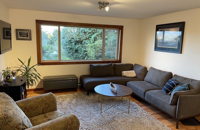 Tofino Cedar Home mit Blick auf den Hafen