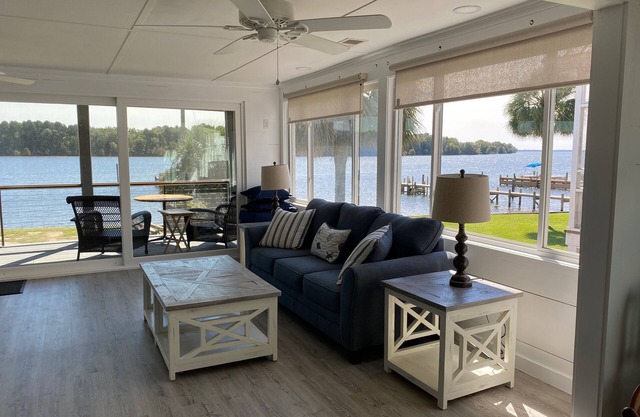 Tom Charles Goat Island Fishing Retreat