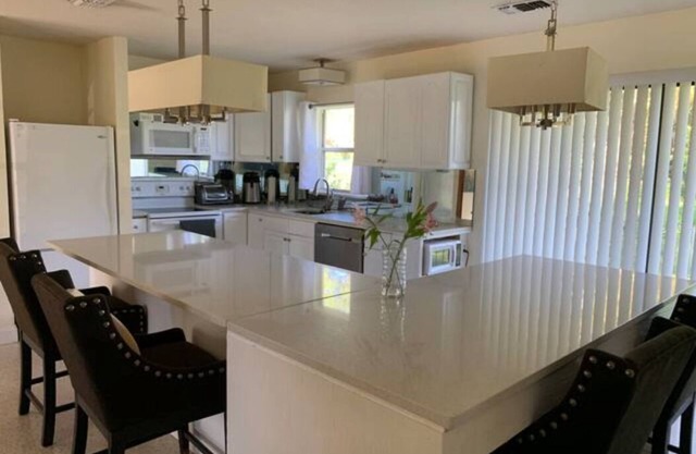 Tommy Bahama (A) Modern Kitchen, 2 BR /1 BA