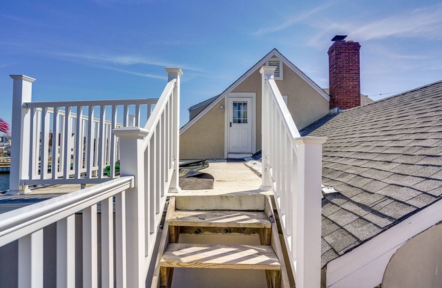 Toms River Apartment w/On-Site Canal Access!
