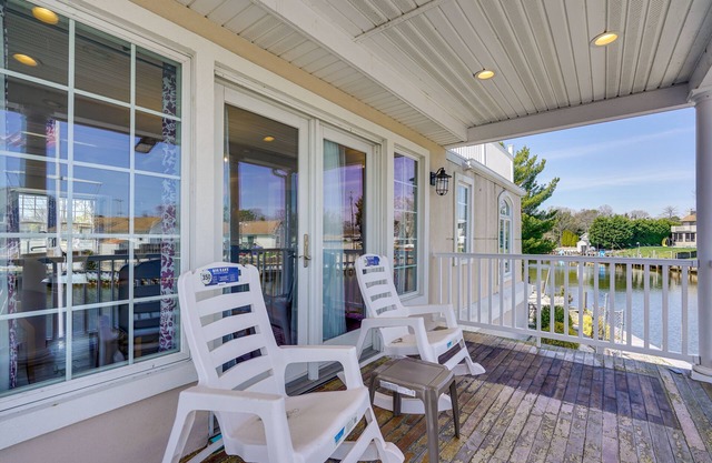 Toms River Vacation Rental w/On-Site Dock!