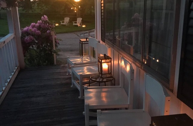 Tony und Rose's Vineyard Cottage mit Blick auf Debevc Farms und Debonne Vineyards