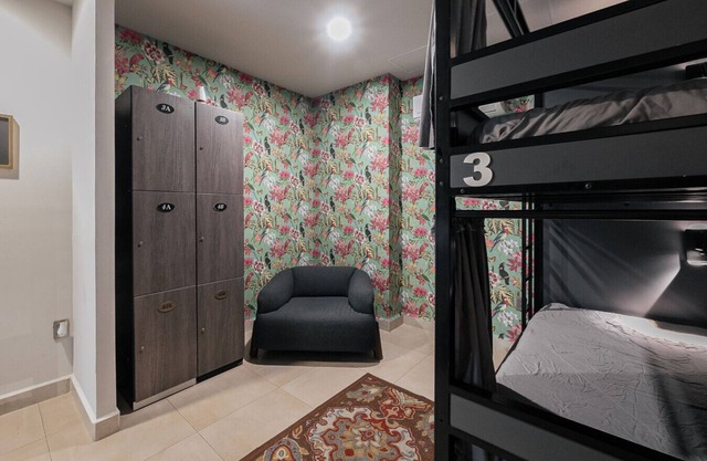 Top Bed | Shared Room Women
