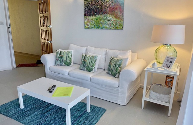 Dachgeschoss wunderschön renovierte Wohnung in der Nähe von Stränden