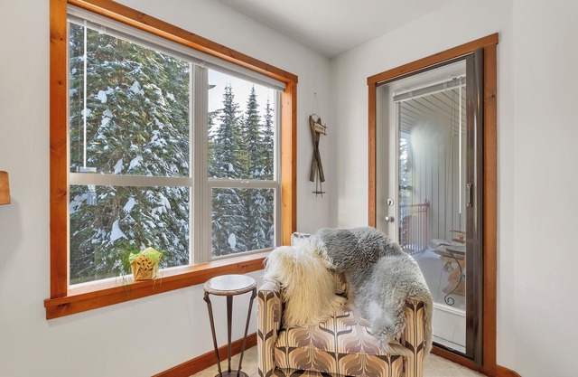 Sehr seltene ein Schlafzimmer Creekside Slopeside Condo - 4 Personen - Pet Friendly