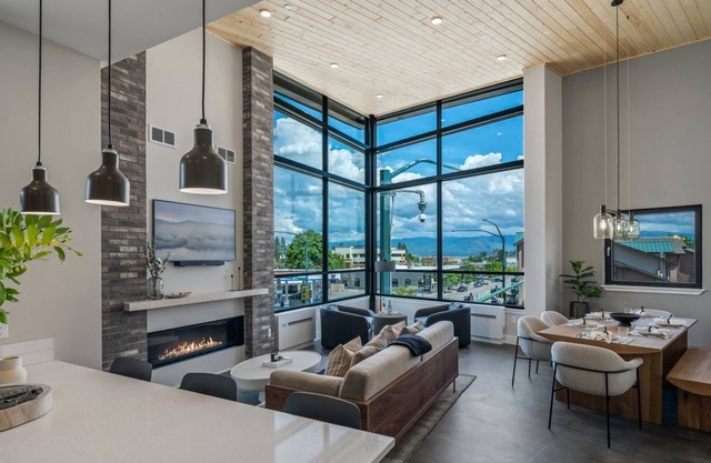 Top-floor Condo w/ Rooftop Hot Tub in Downtown