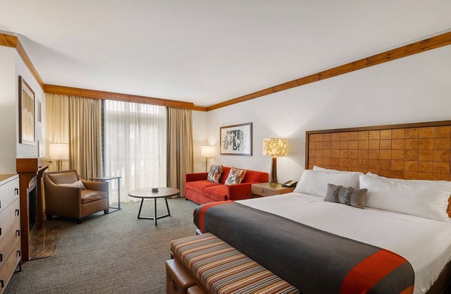 Top Floor Ski in/out Lodge at Spruce Peak