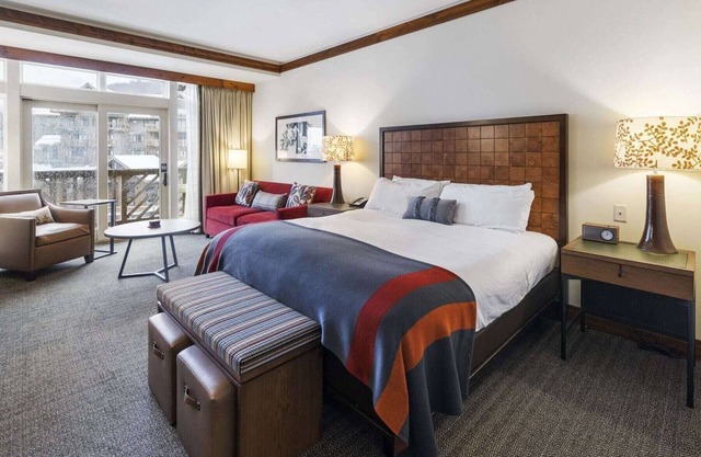 Top Floor Studio, North Wing, Lodge @ Spruce Peak