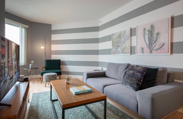 Top Floor Telegraph Hill 1BR, Gym, near Coit Tower & Pier 39 by Blueground