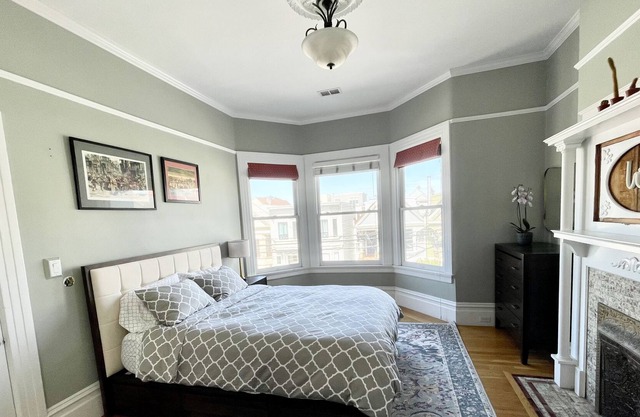 Top floor Victorian 3 bedroom condo