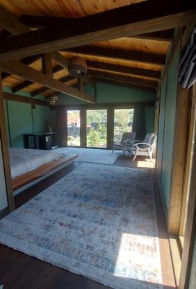 Top Hill Resort
