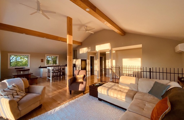 Top of a Mountain Chalet * Amazing views * Hiking * Spa