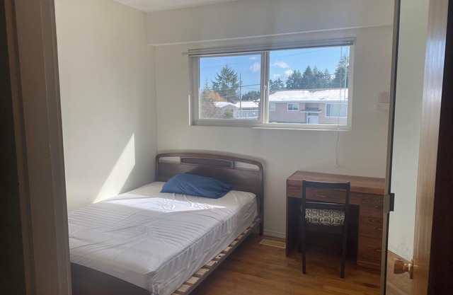Top of the hill, centre of town: a bright, family-friendly place to call home