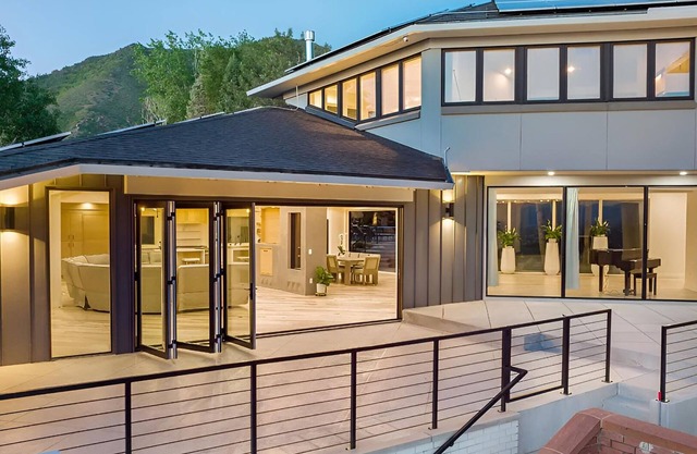Top Olympus Luxury Estate Spa+Pool+Pickleball+more by RedAwning