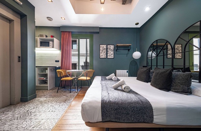 Top Studio im Herzen von Born mit kleinem Balkon, Möglichkeit zum Parken