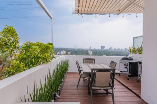 TOP VIEW PENTHOUSE Private Rooftop, Wi-Fi 500Mbps, Air Conditioning, Grill, Pool and Gym