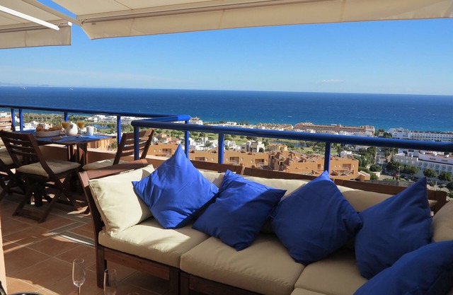TOPLIGGING: Luxus-Penthouse, Golf, Terrasse 180 ° fantastischer Meerblick, gratis Wifi
