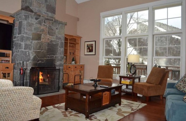 Luxus Topridge Einheit 17B aus Bear Mountain in Killington.