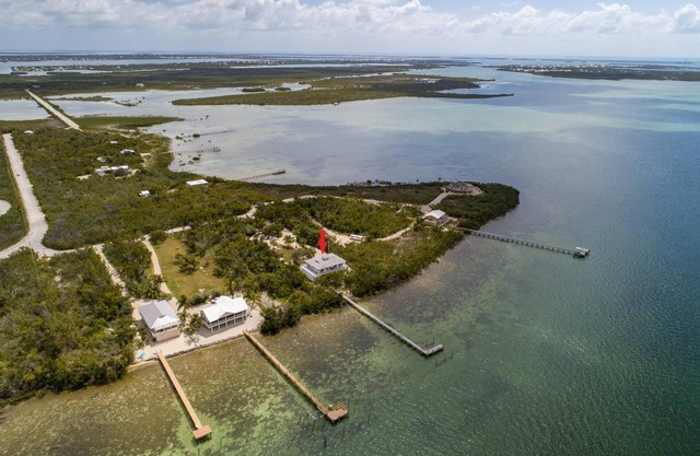 Torchview Lookout- Secluded Waterfront Retreat With 240’ Dock On Niles Channel