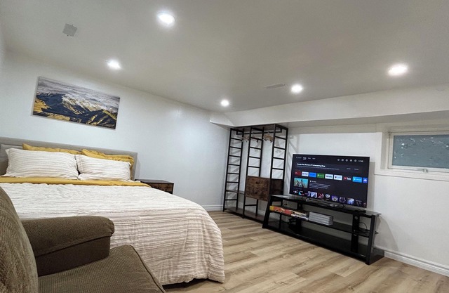 Toronto Cozy Home Retreat
