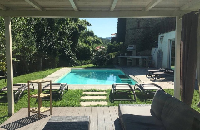 Torre dei Medici luxury villa, pool, wifi, parking, view, near Cinque Terre