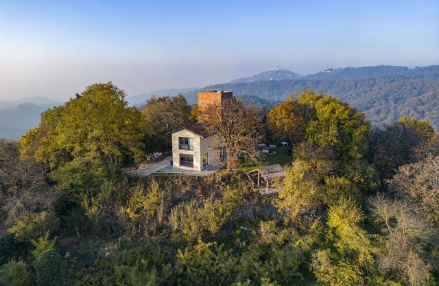 Torre di Montosolo, a refuge surrounded by greenery 10 km from the center of Turin