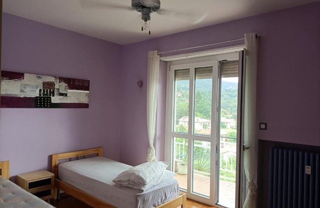TORRE PELLICE Camera In Bilocale con bagno in comune