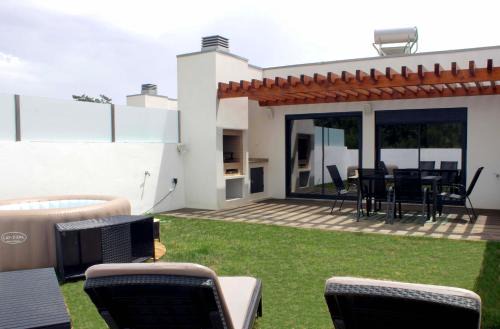 Torreira Beachside House