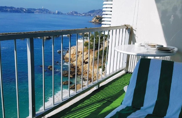 Torres Gemelas Acapulco Condominio vista frente al mar