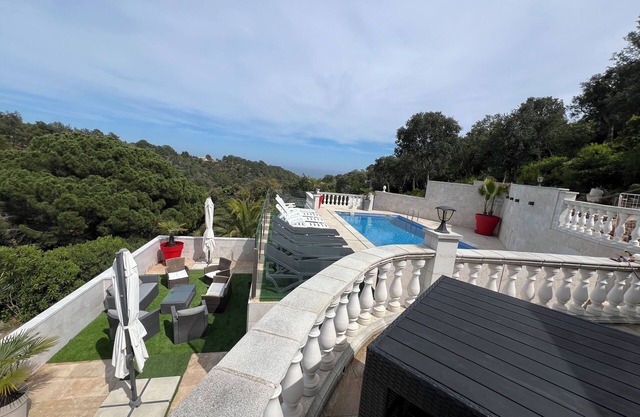 Tossa, außergewöhnliche Villa, 2 Apartments mit privatem Pool, Meerblick, klimatisiert