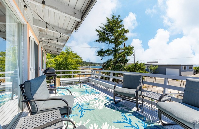 Totally Beachin' Getaway by AvantStay | Waterfront