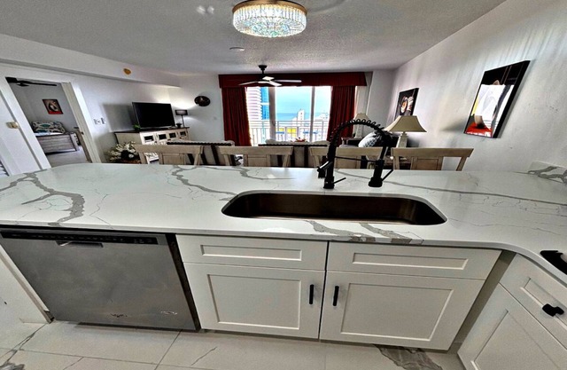 Ocean Walk Resort - Suite mit 1 Kingsize-Bett und Whirlpool