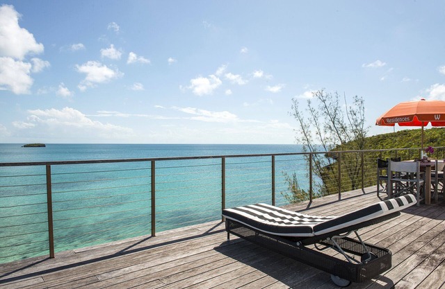 Touch of Class: Ein Haus am Strand in der warmen, ruhigen Karibik