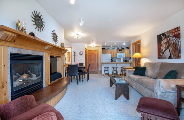 Tour National Parks! Hot Tubs & Gym! End Unit! Jackson Hole & Teton Valley, ID!