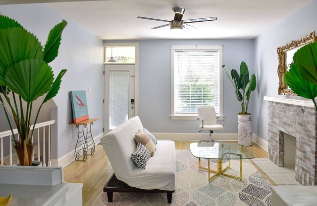 Large Tower Grove South Two-Level Apartment
