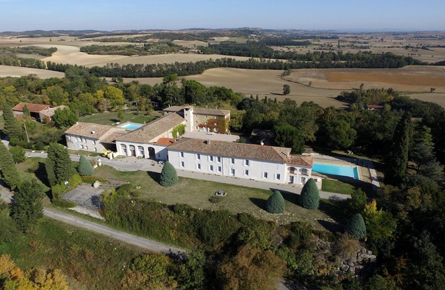 Tower Wing Apartments, 2 Schlafzimmer, 4 bis 6 Personen, Schwimmbad, Tennis, Park