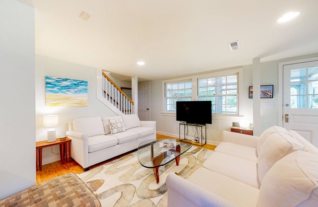 Town of Rehoboth Beach home near beach, tennis courts, grill, patio, W/D, WiFi