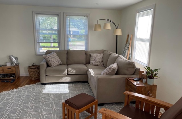 Townhome close to beaches and downtown