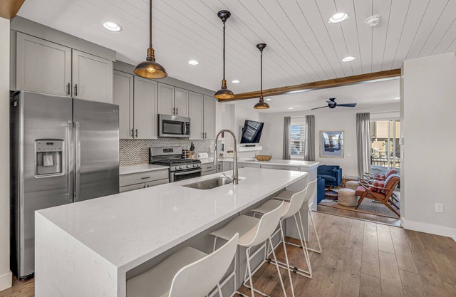 New listing! Brand new townhome close to Park City Resort & reservoir - dogs OK!