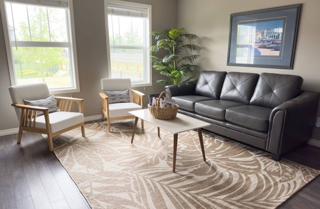 Townhome Retreat: Sylvan Sunrise Escape, Minutes from the Beach!
