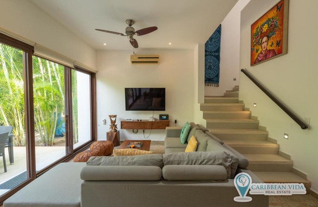 Townhome with private Rooftop & Jacuzzi - Beach across street