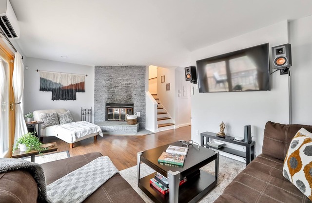Townhouse 4 Min to Ski Windham