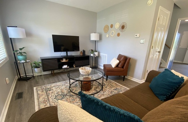Townhouse in Lynchburg 3 miles from Liberty