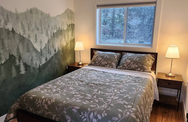 Townhouse in Private Village On VT-100 (5-min to Mount Snow)